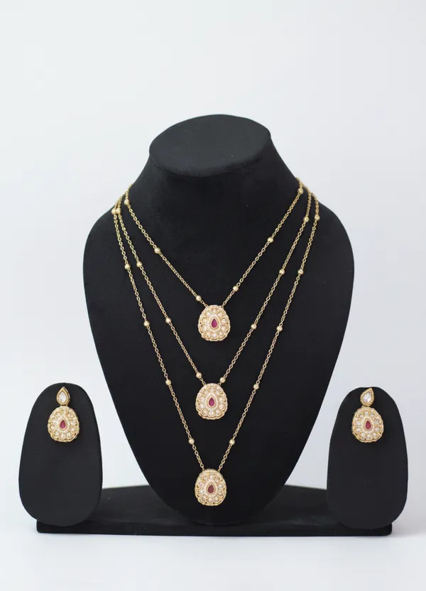 Gold_Brass_Necklace_Set_For_Women